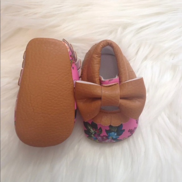 Pink floral Moccasins - Picture 3 of 4